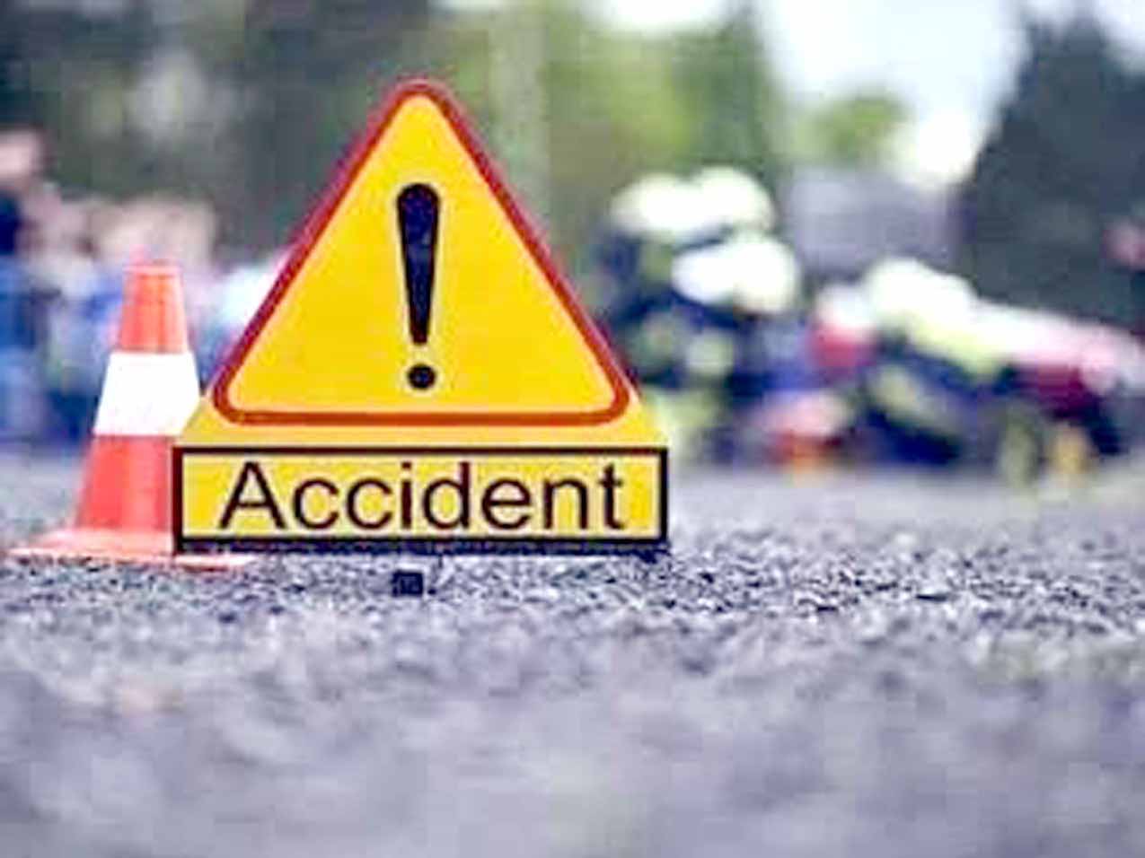 22 injured due to mini truck collision with car